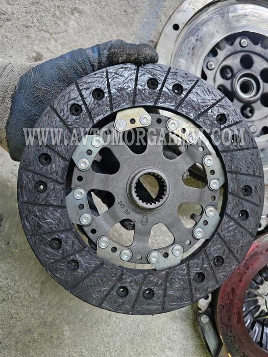 Bmw 325i 218hp Съединител маховик е90 е91 е92 е93 N53b30A бмв