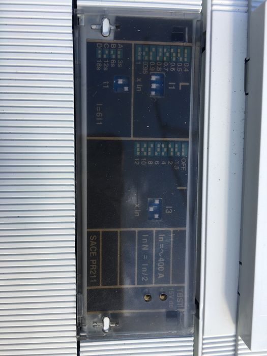 Автоматичен прекъсвач Elmark DS1-400 и прекъсвач OEZ