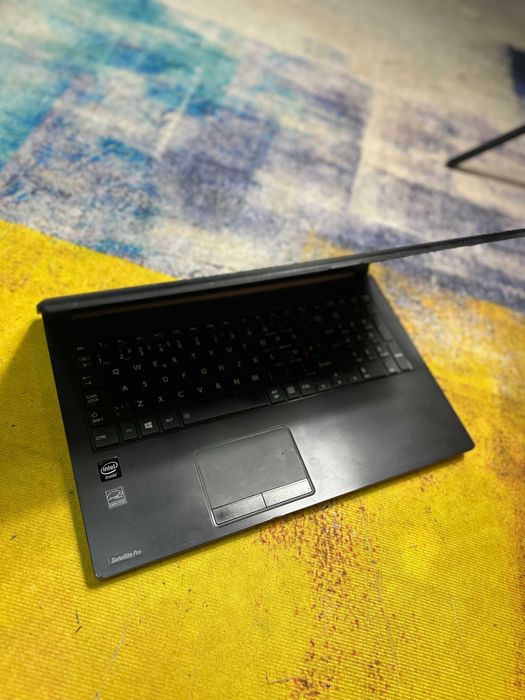 Laptop Toshiba Pro R50, slim, 6gb, hdd 500 gb