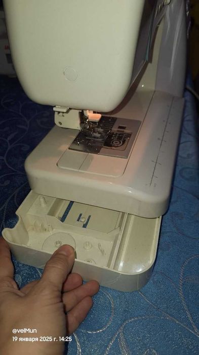 Срочно продам швейную машину Janome 6260QC