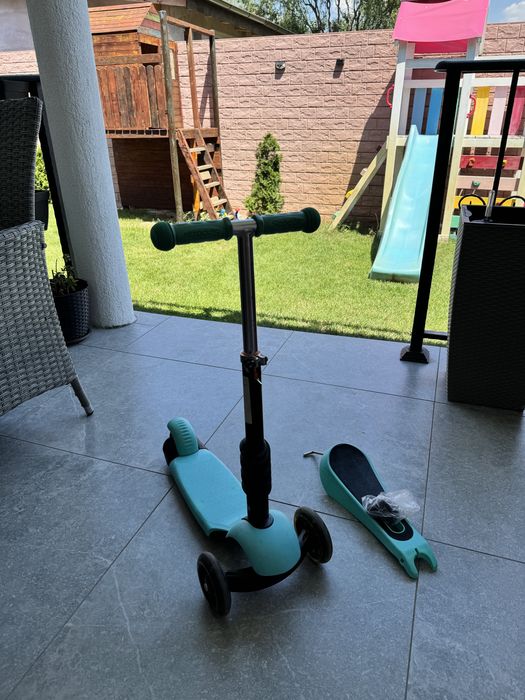 Vand trotinete pentru copii
