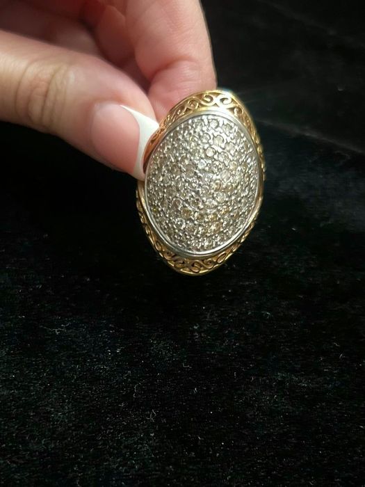 золотое кольцо с бриллиантами