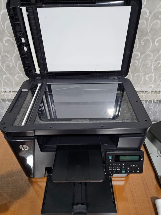 Продам мфу HP m225dn