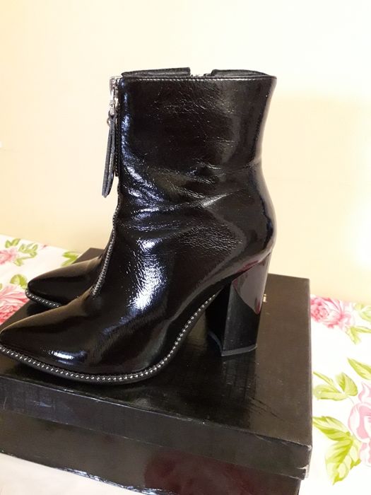 Продам женскую обувь