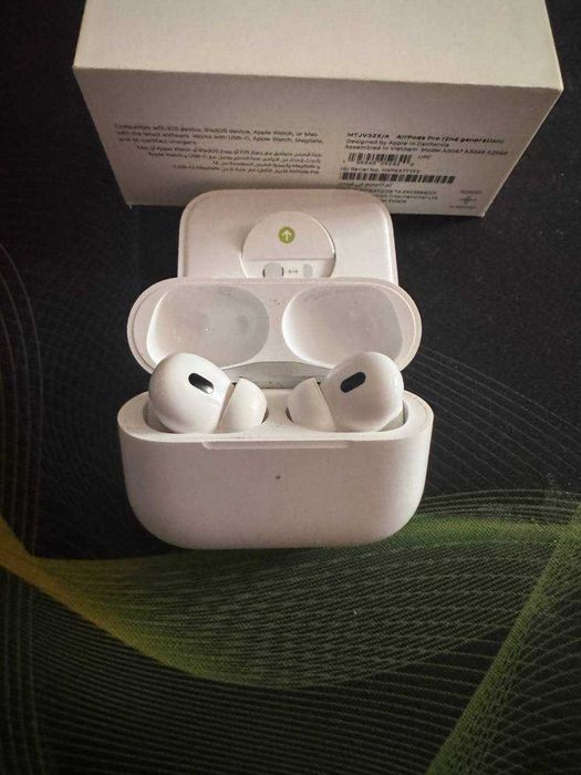 AirPods 2 поколения