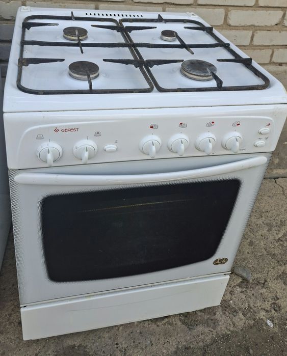 Продам газовую плиту