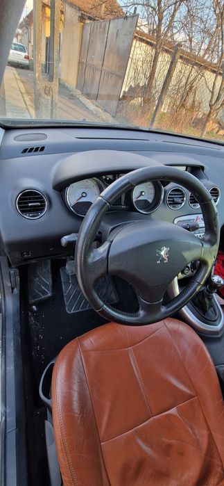 Vând piese Peugeot308