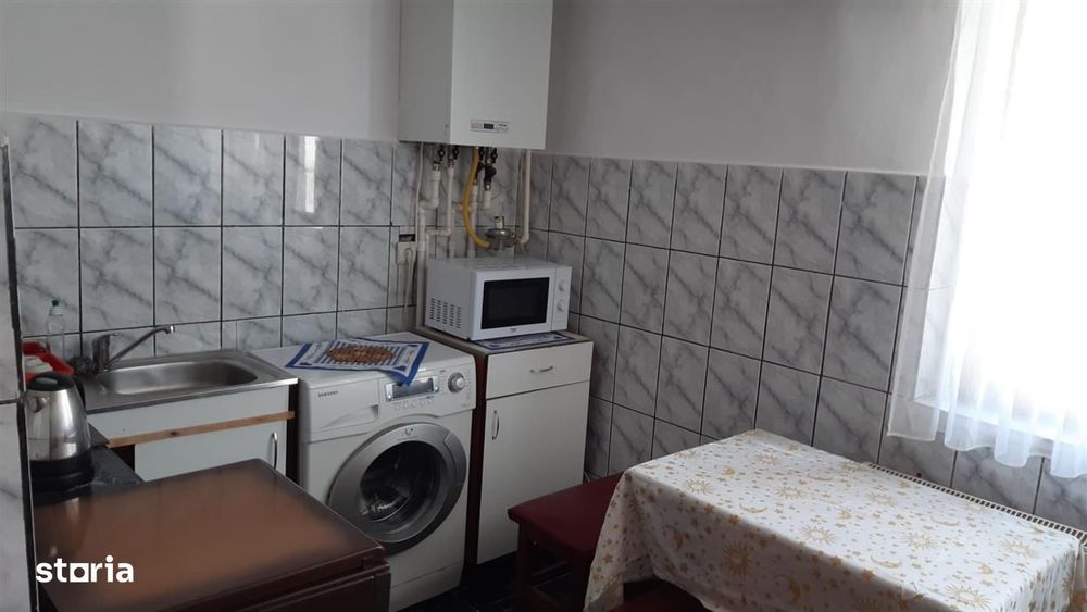 Garsoniera de vanzare et 4