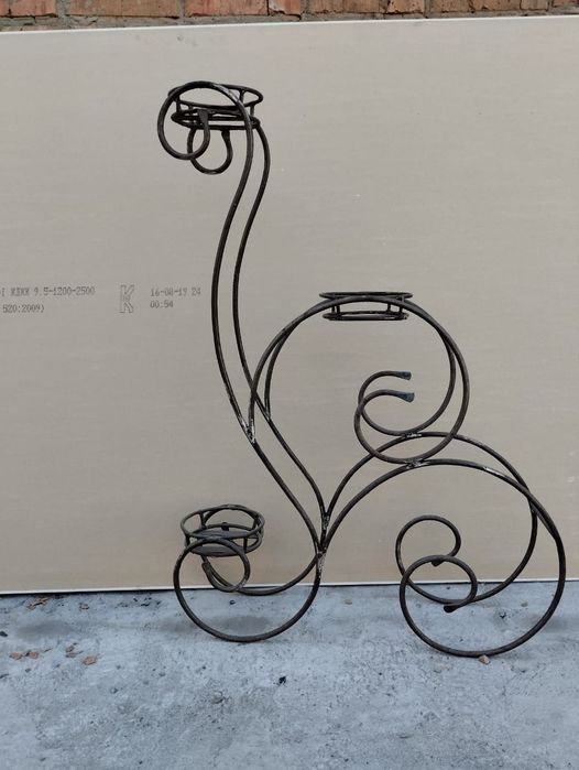 Подцветочники металлические