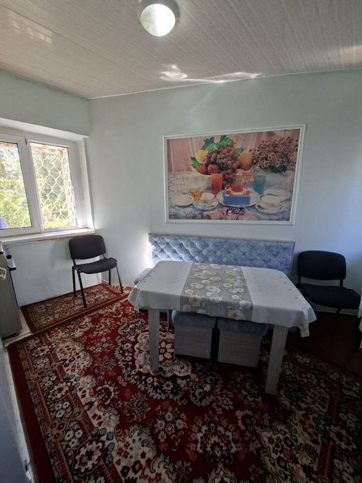 Юнусабад- 4 квартал 2/2/4 77 серия кирпич 54м2 ор-тир Бейуглу