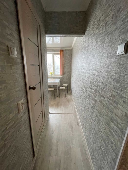 Продам 2 комнатную на 11 микрорайоне