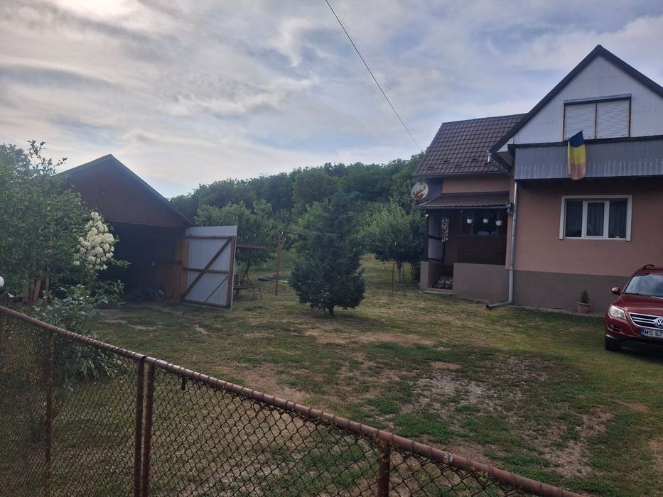 Casă de vânzare cu mansardă