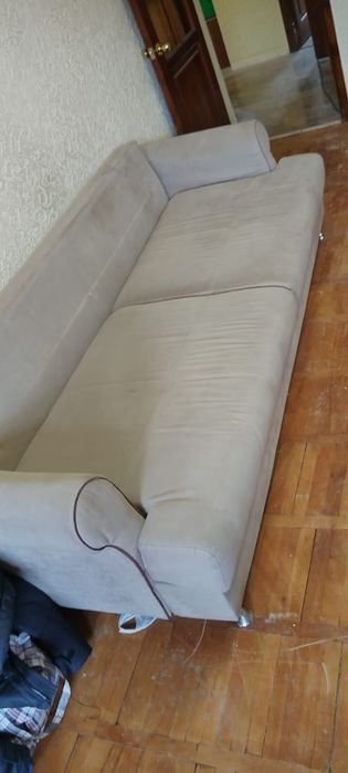 Продам диван и два кресла.