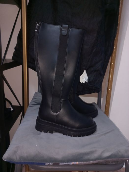 продам новые сапоги 36р