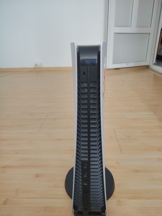 Vand ps5 slim digital edition+ cont de ps cu jocuri