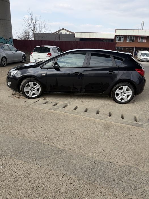 Opel Astra 1.4 benzina 2012