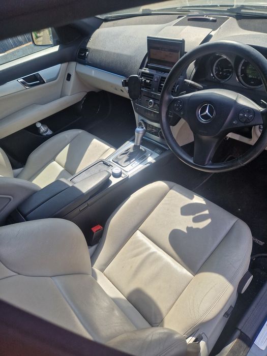 Vand sau dezmembrez c class w204 combi