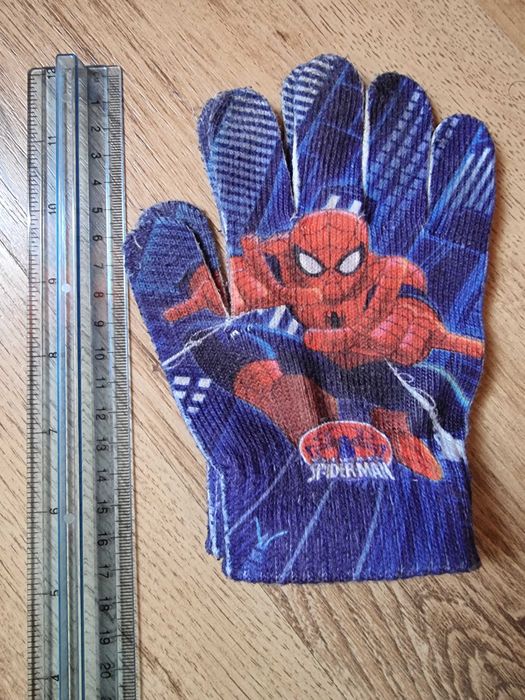 Set Fes si Manusi cu Spiderman 7-10 ani