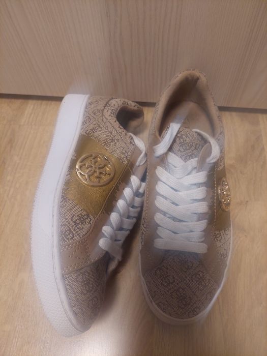 Дамски кецове GUESS