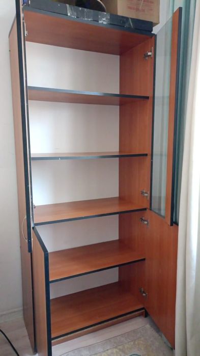 Продаётся срочно б/у диваны и шкаф