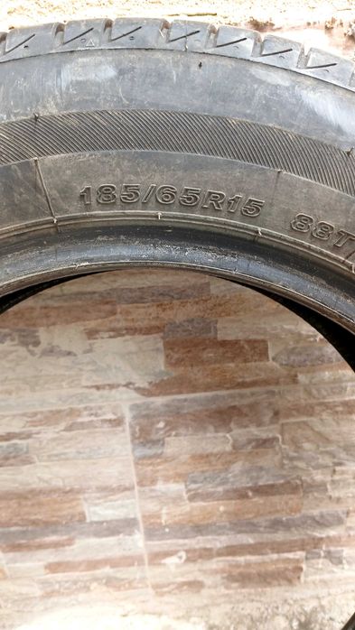 Продавам 4 бр гуми Бриджстоун 185/65/15 летни 150 лв.