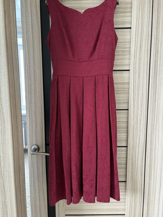 Продам женские платья