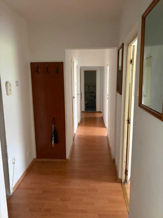 apartament 3 camere A.Muresanu langa blocul Lama