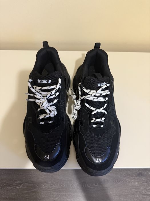 balenciaga triple s