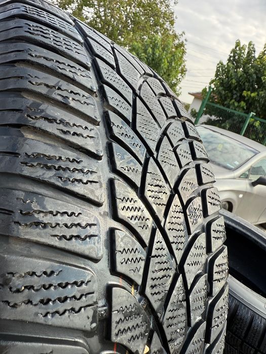 Комплект зимни гуми Dunlop 255/55/18