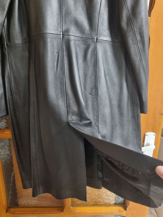 Vând haină de damă din piele