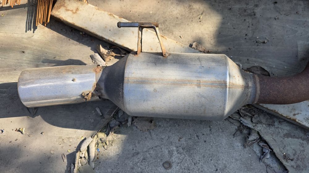 Глушитель от Тойоты секвойя