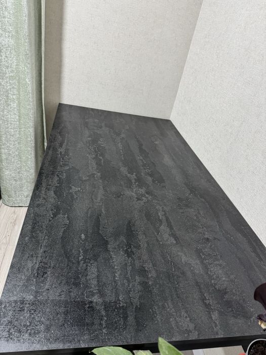 Стол для офиса в отличном состоянии