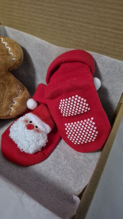 Коледен подарък - чорапи и плюшена играчка в кутия