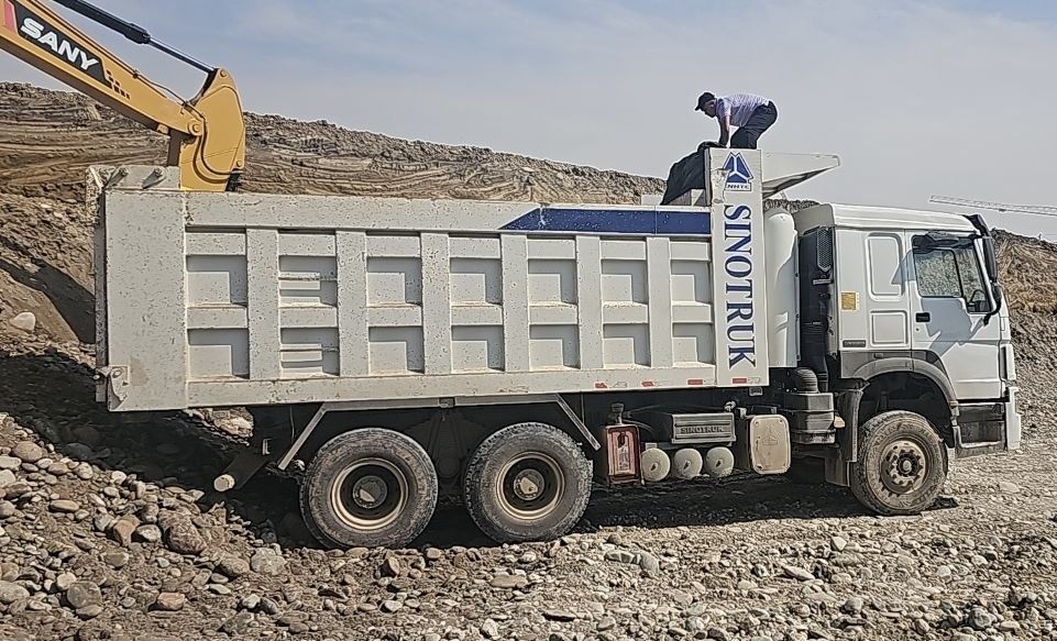 Самосвал срочно сотилади HOWO 2020 йил