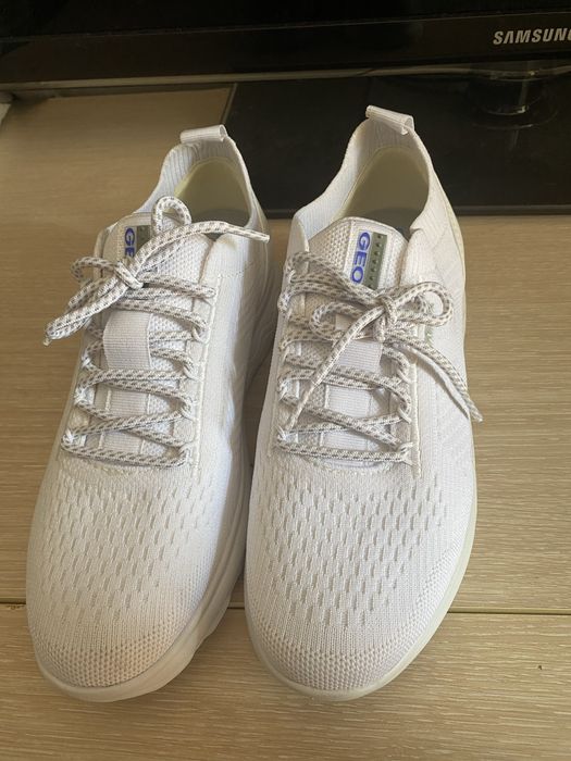 Кроссовки Geox (женские)