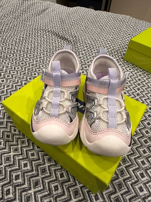 Сандалии для девочки