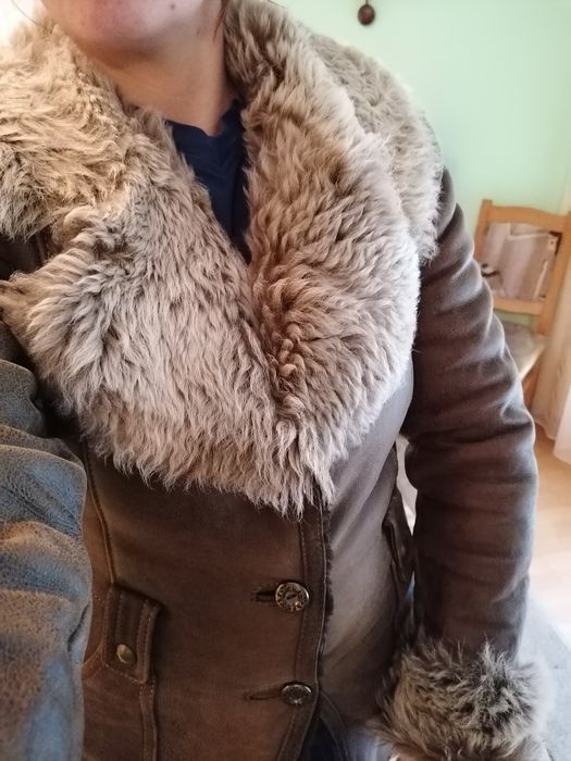 Cojoc Dama Piele Naturala îl vand urgent.350 lei