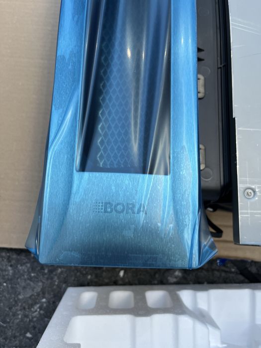 Plita cu inductie BORA   premium, cu hota integrata