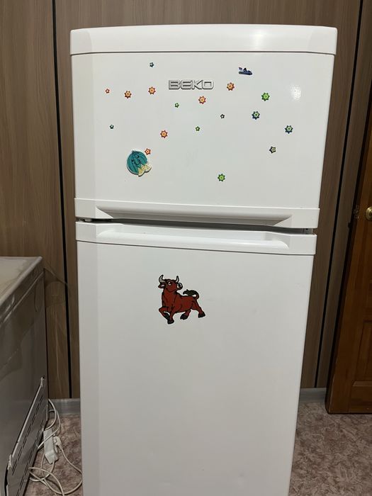 Холодильник белый