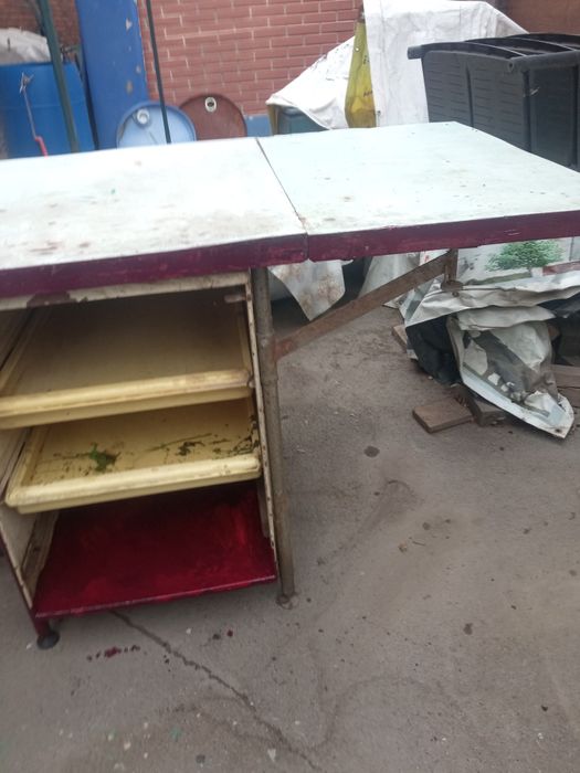 Продам.стол.верстак.