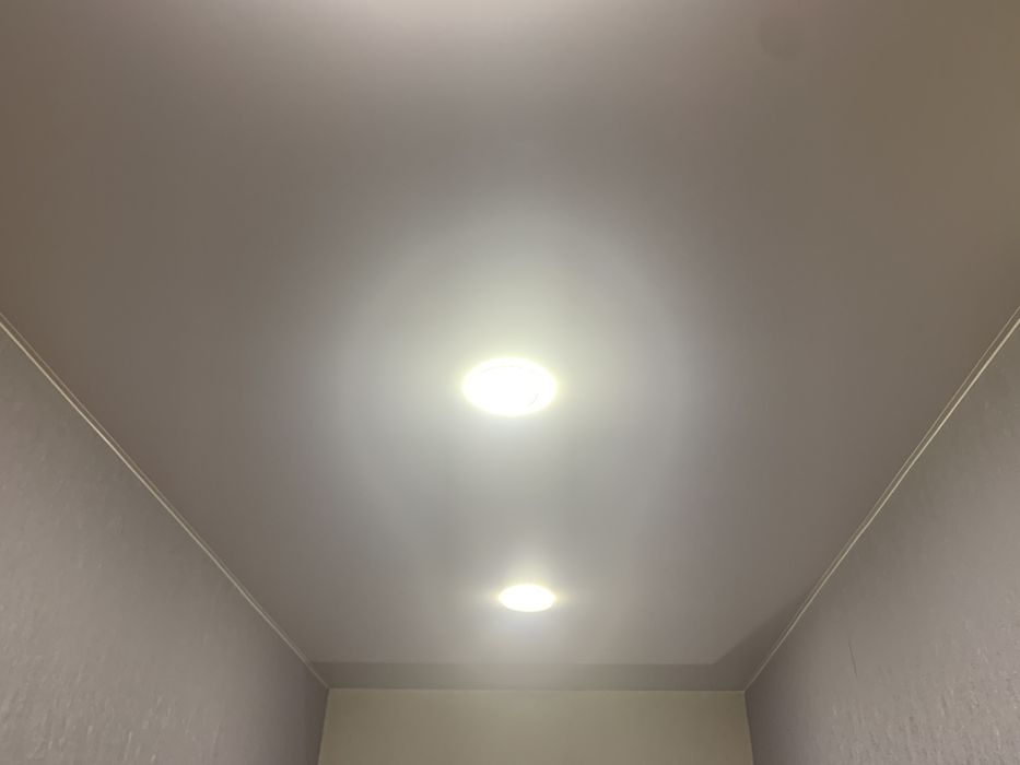 Натяжные потолки,откосы на окна