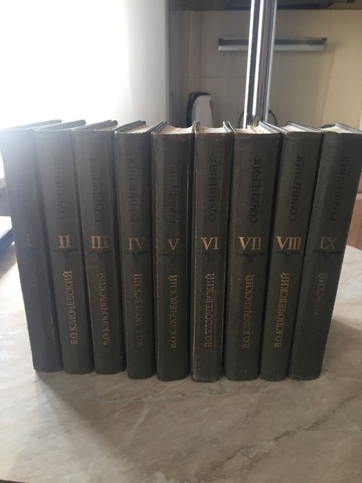 Книги на продажу.