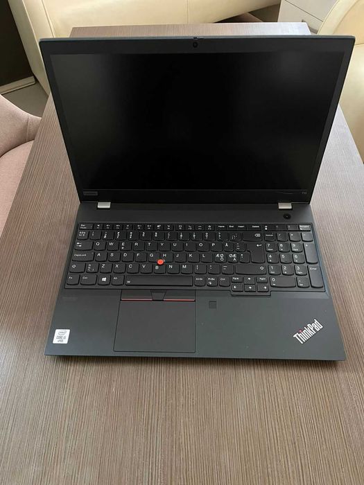 Продавам лаптоп LENOVO ThinkPad T15 Gen 1