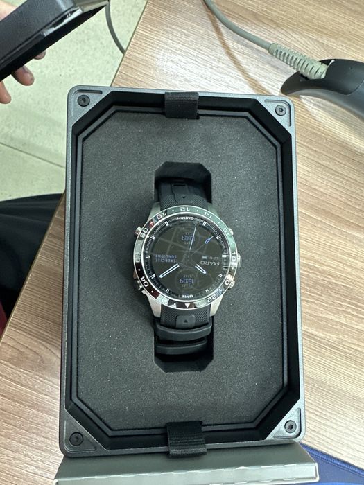 Garmin MARQ Aviator Gen 2 серебристый