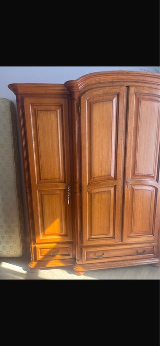 Продаю спальный гарнитур