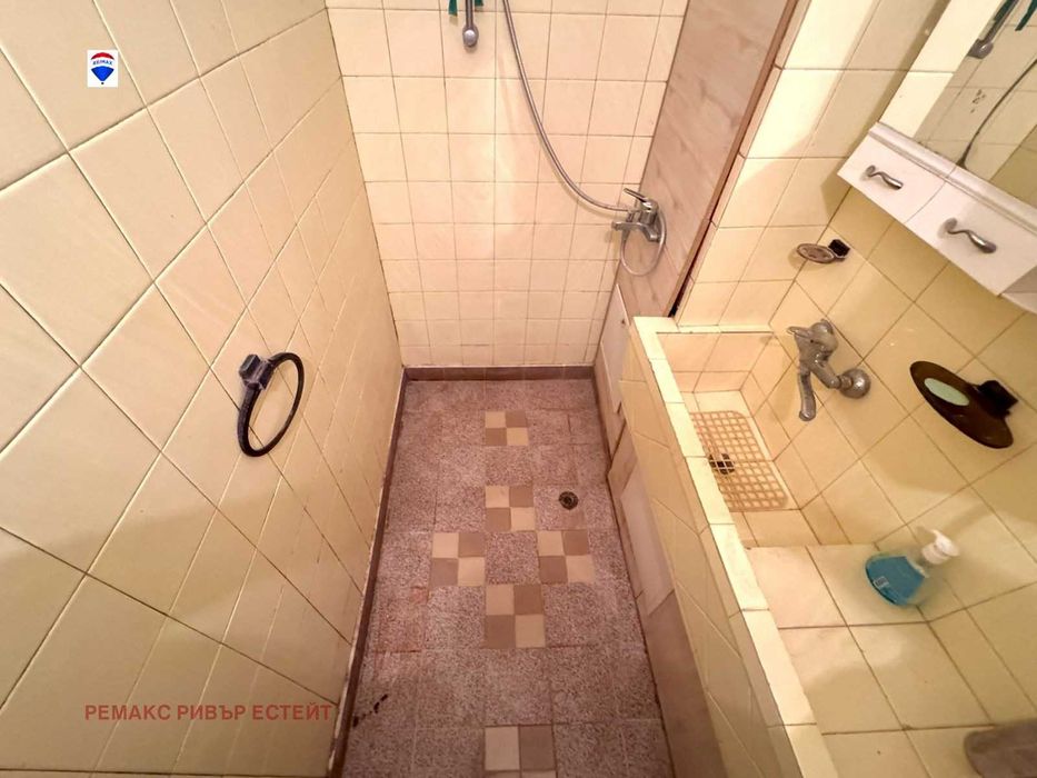 Продава се Тристаен апартамент в Русе, Здравец Изток - 80 кв.м за 1287 €/кв.м - Снимка #13