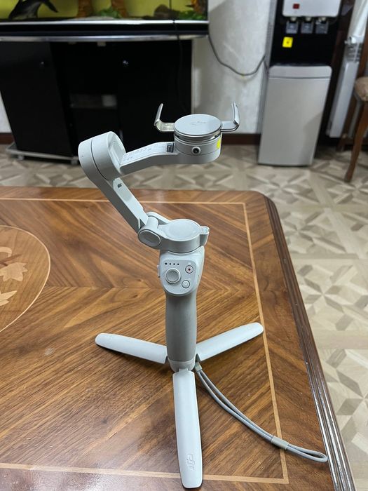 DJI osmo 4 stabilizator.