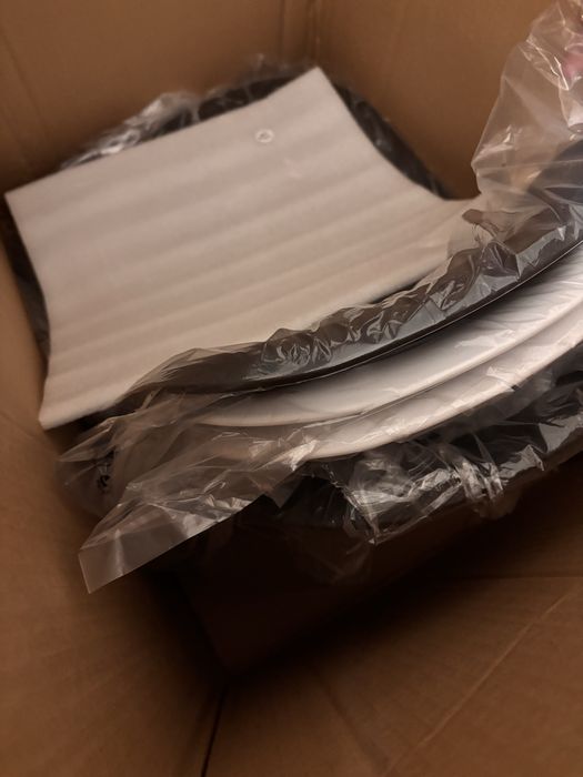 Set 4 scaune bucatarie / dining cu picioare de lemn