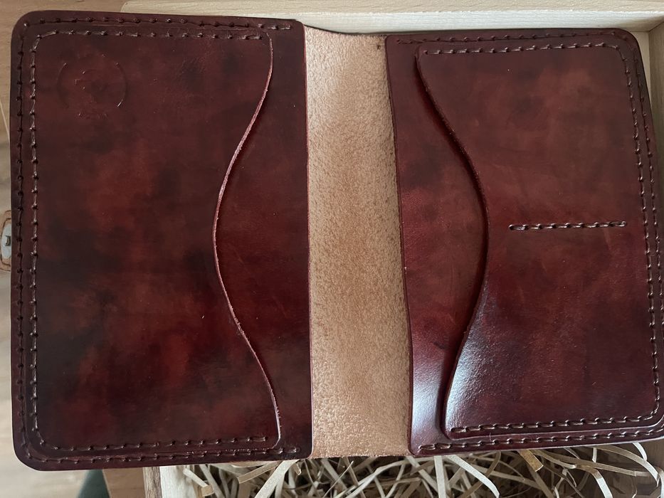 Продам кошилек из кожи