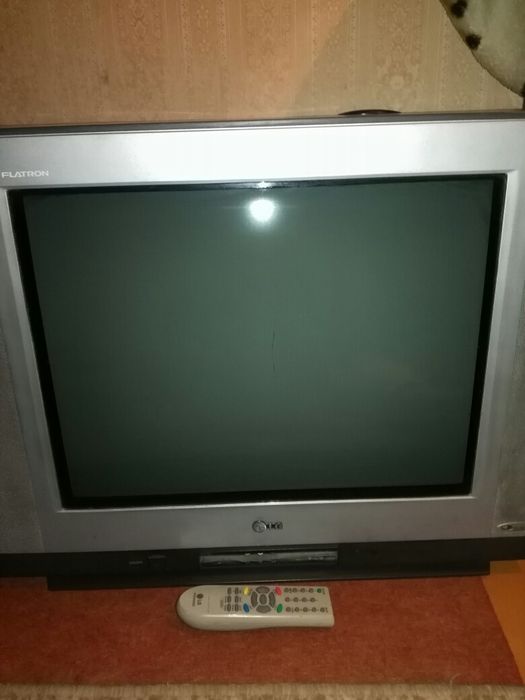 Телевизор LG FLATRON и Samsung